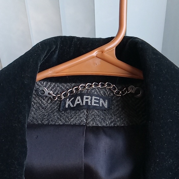 Coat - Picture 4 of 10